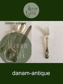 Georg Jensen Sterling Silver 75th Anniversary Children's Fork with Carneol Stone（ジョージ ジェンセン スターリング シルバー 75th アニバーサリー チルドレン フォーク ウィズ カーネオール ストーン）。