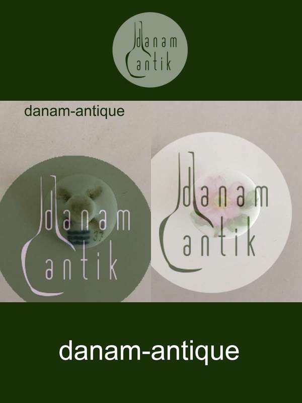 Royal Copenhagen Porcelænsknap med Håndmalet Blomstermotiv