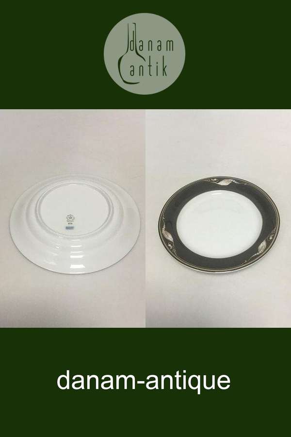 Royal Copenhagen Magnolia Sort tallerken no 619