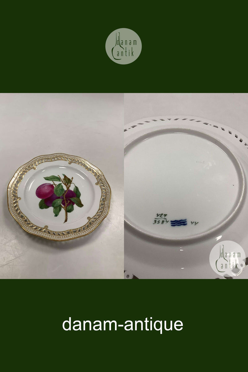Royal Copenhagen Flora Danica Frugttallerken No 429/3584