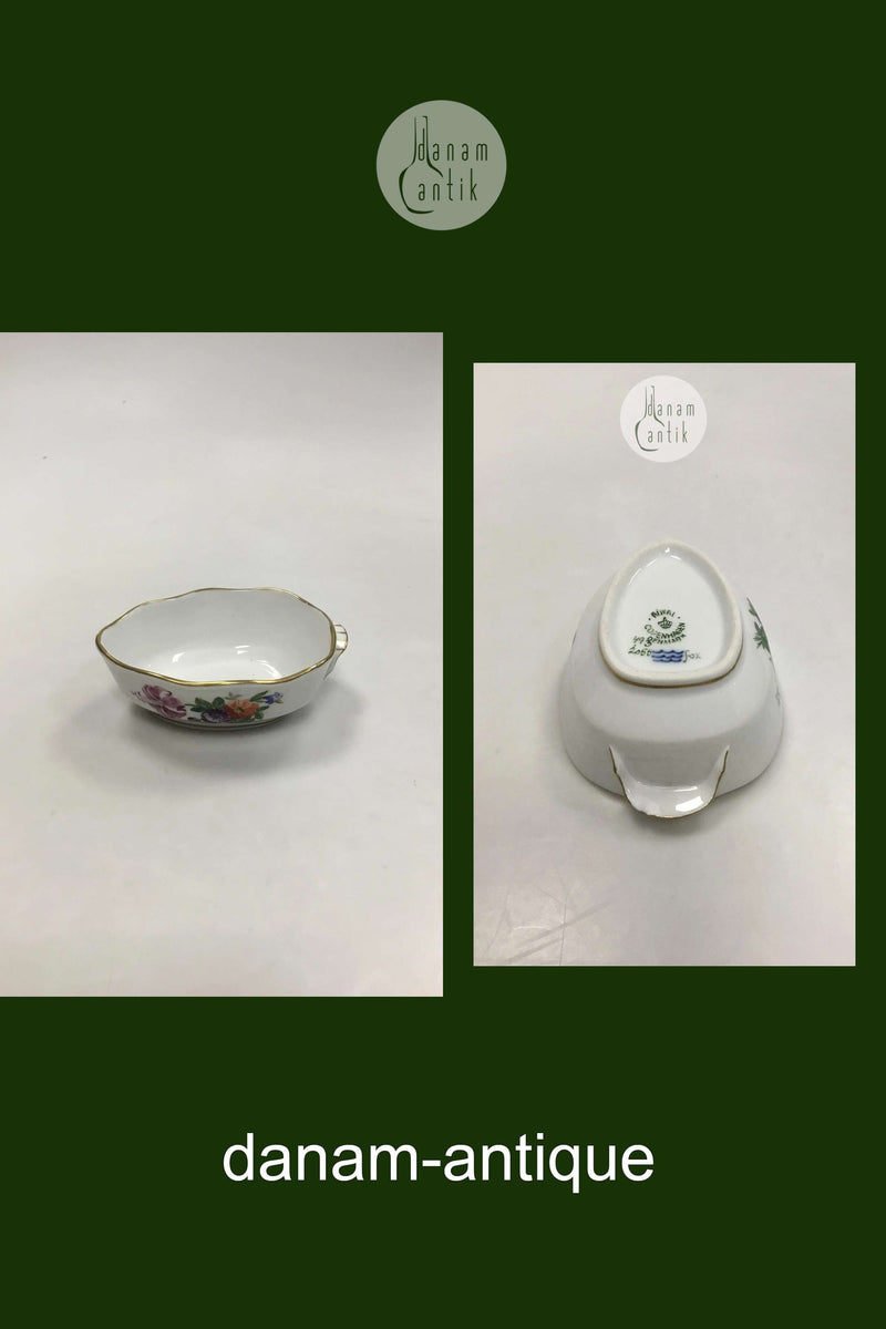 Royal Copenhagen Saxon Flower Light Bee Cell Assiet No 493/2055