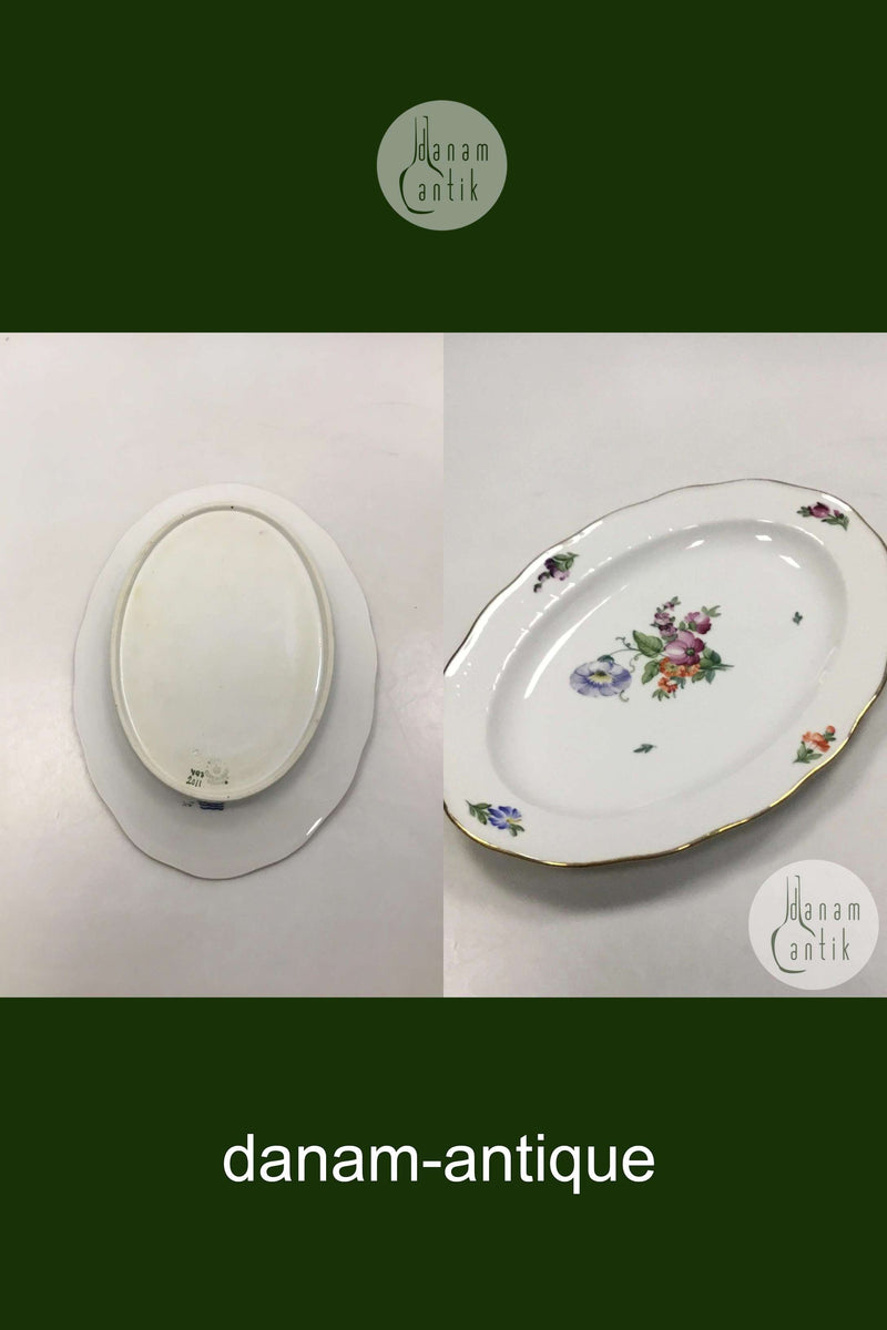 Royal Copenhagen Saxon Flower Light Bee Cell Oval Dish No 493/2011