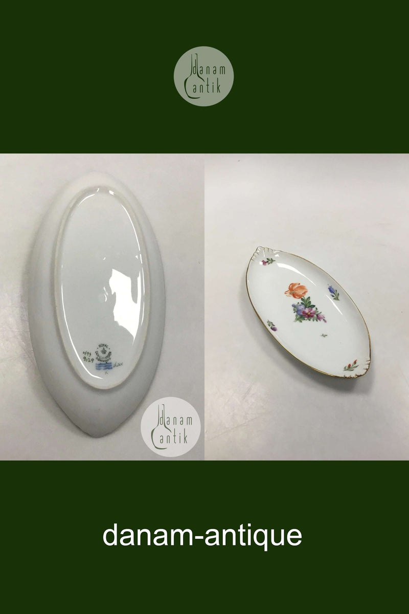 Royal Copenhagen Saxon Flower Light Bee Cell Oval Dish No 493/9029 