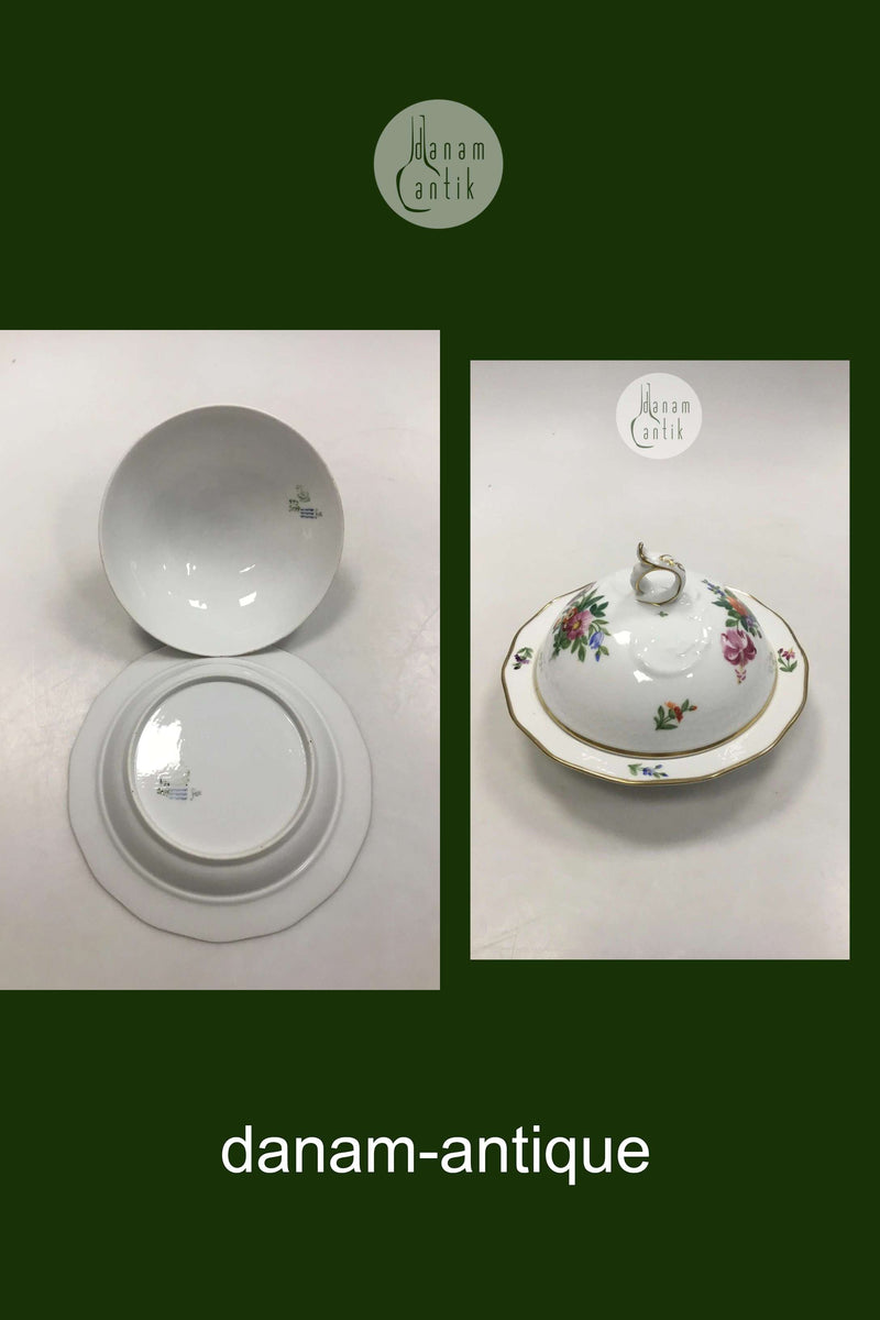 Royal Copenhagen Saxon Flower Light Bee Cell Lidded Bowl No 493/2039