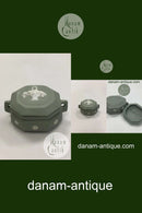 Wedgewood Lille grøn bonbonniere dekoreret med blomster