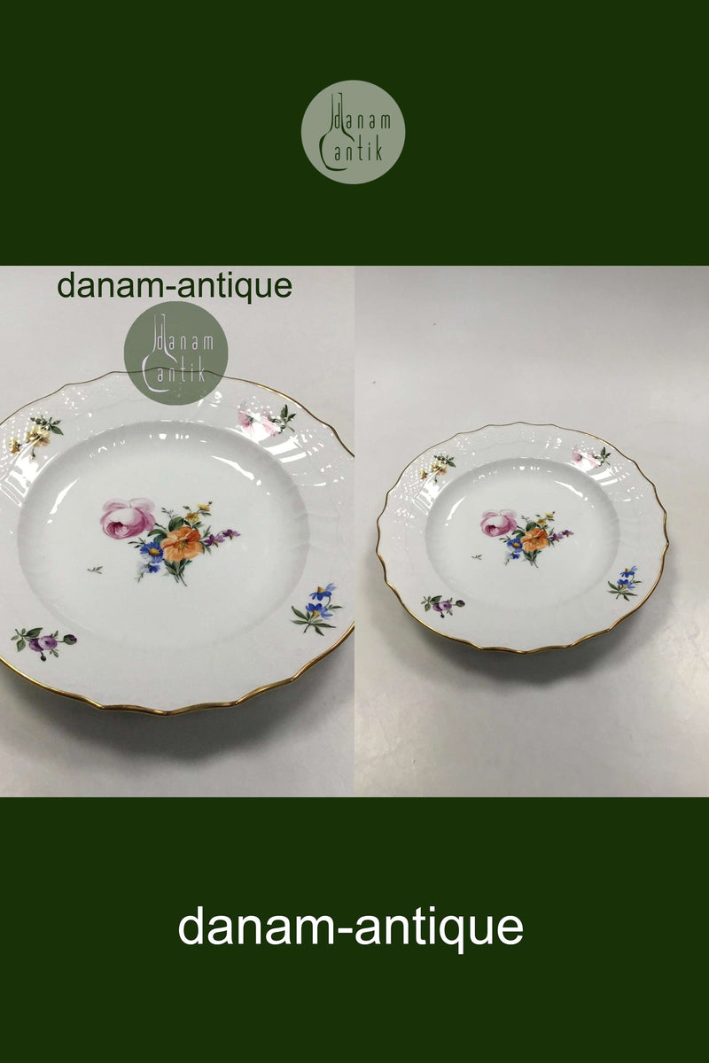 Royal Copenhagen Saxon Flower Light Dinner Plate No 1621