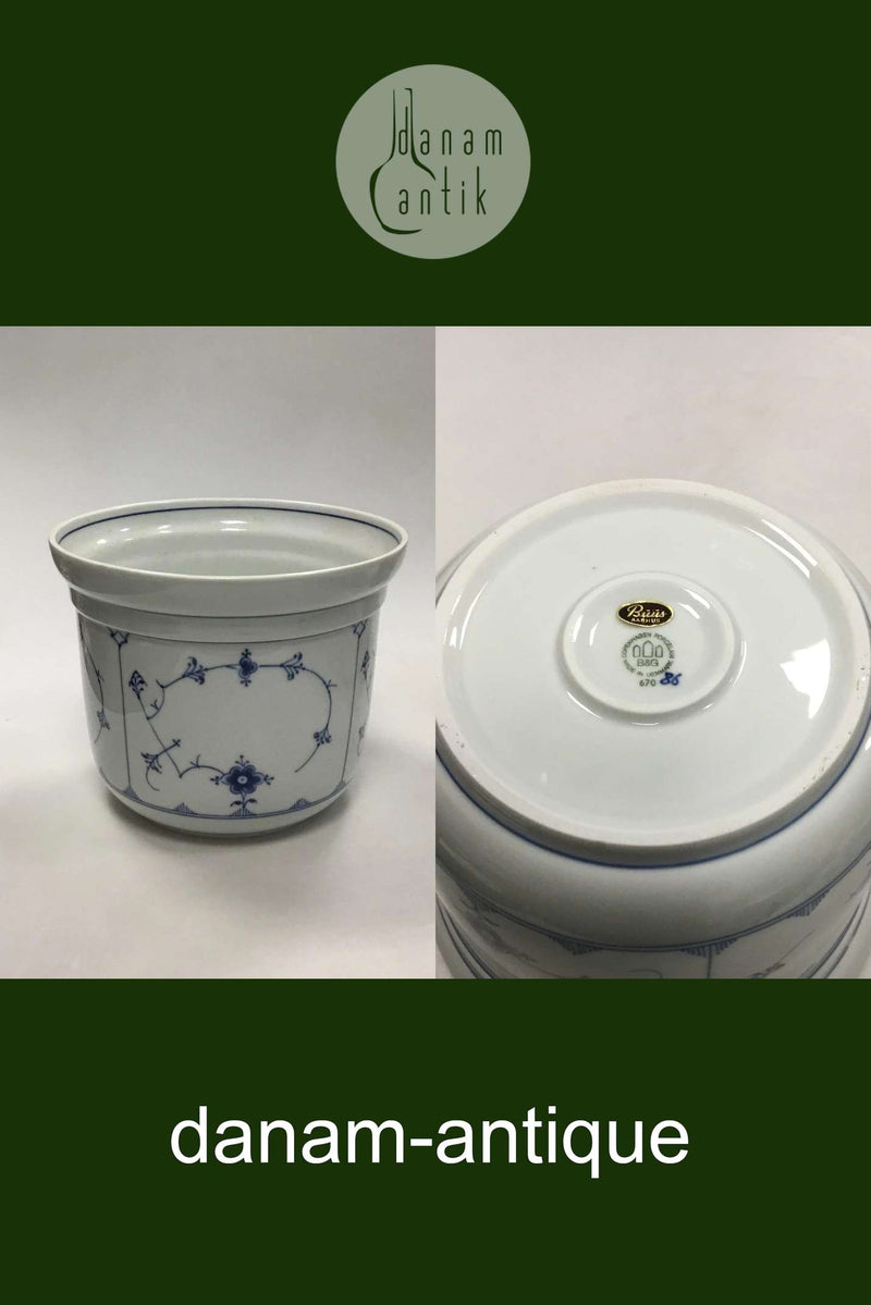 Bing and Grondahl蓝色凹槽里弗特大花盆 No 670