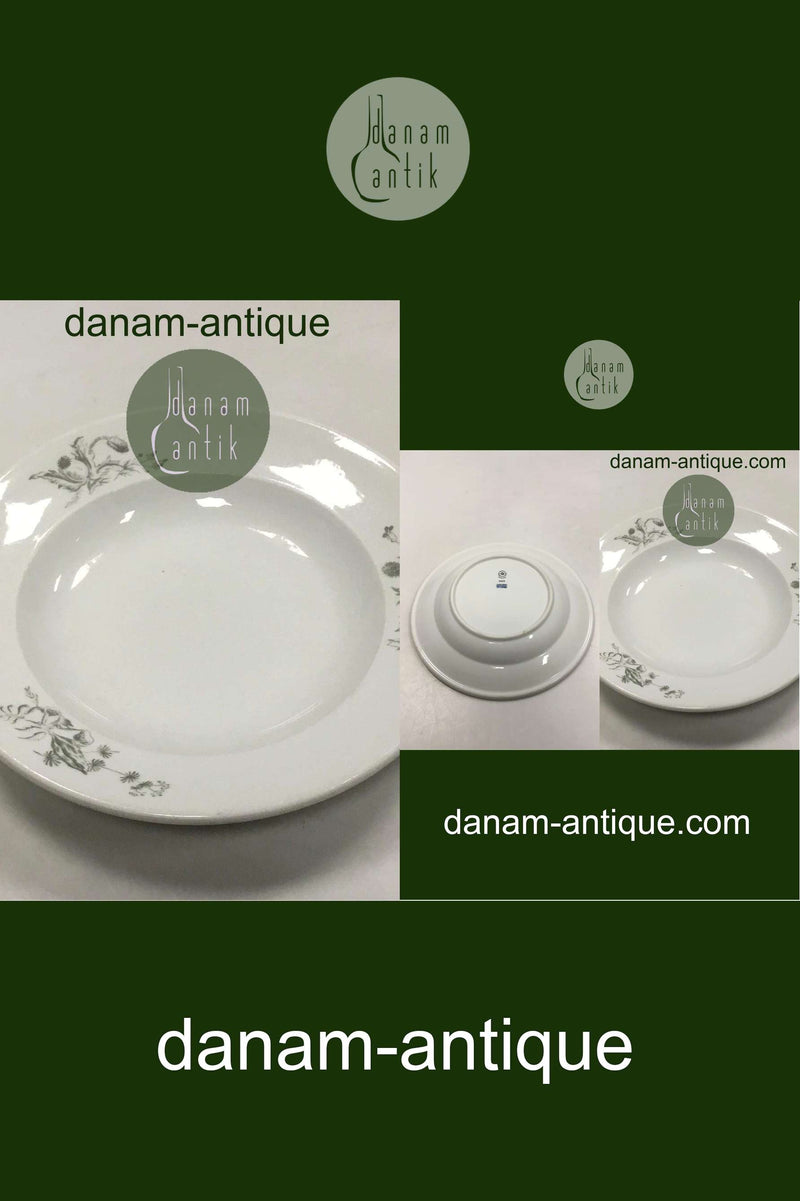 Royal Copenhagen Hotelporcelæn dekoreret med vilde planter Dyb Tallerken No 6002