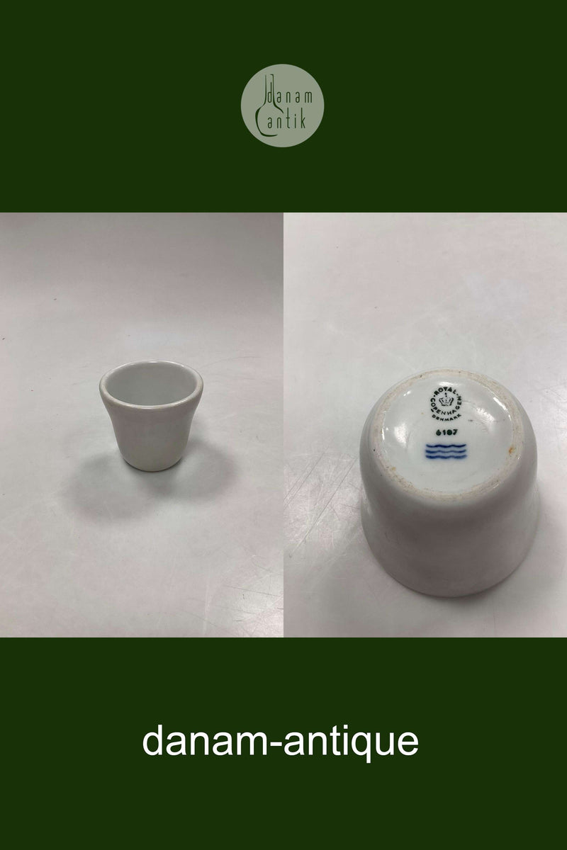 Royal Copenhagen hvidt krus No. 6187