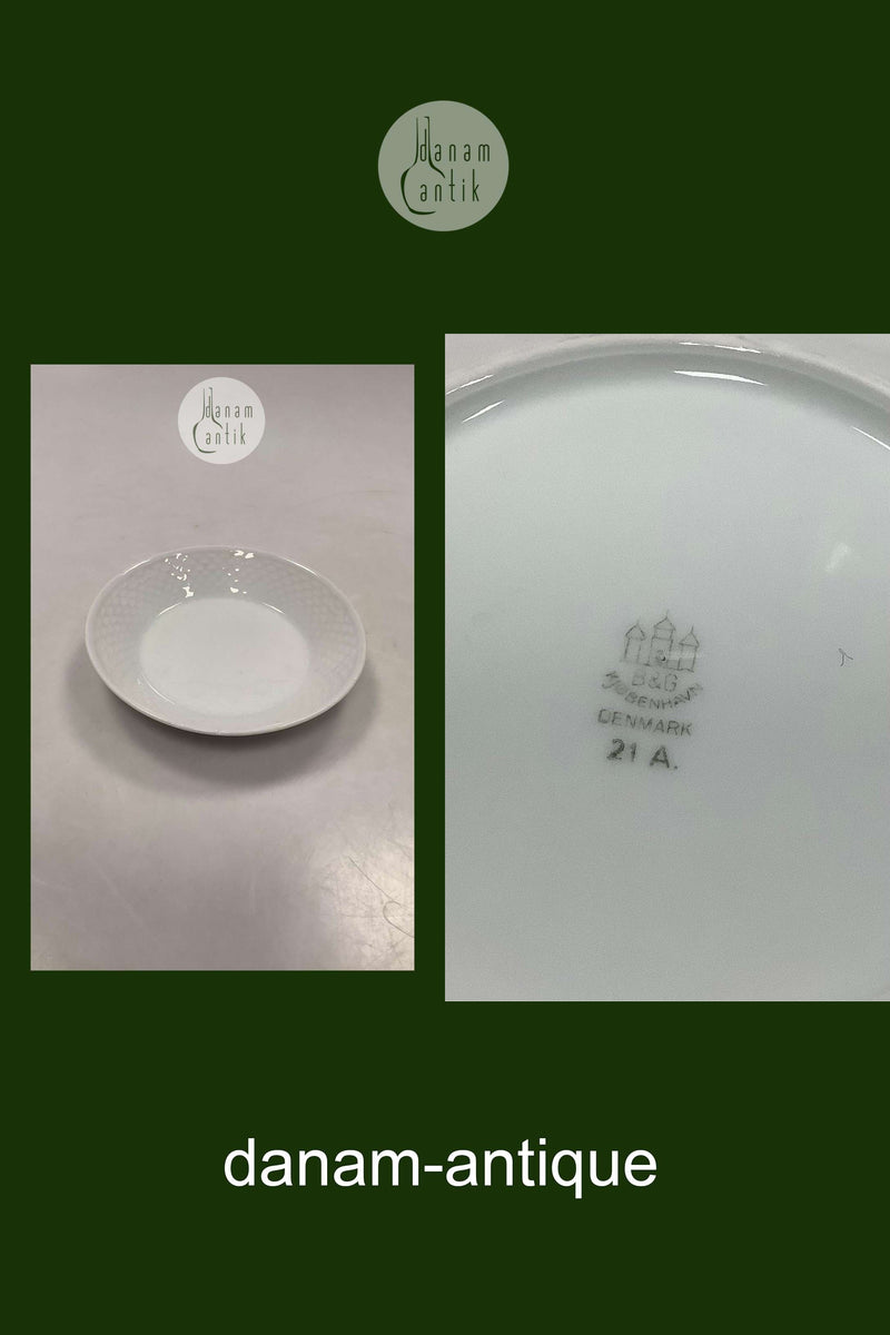 Bing og Grøndahl Elegance, Hvid Lille Rund Kompot Skål No 21A.  Måler 14 cm dia. / 5 33/64"