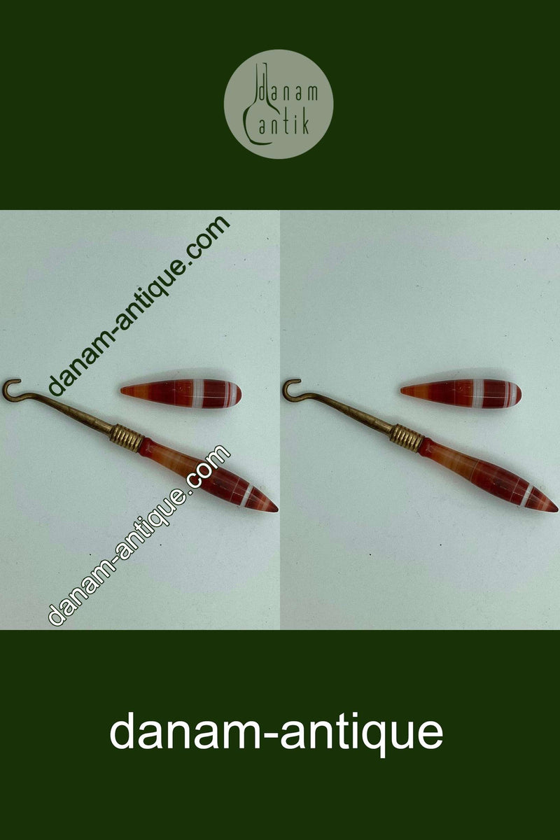 Agat nips. Den ene del "snørrebåndshjælper"  Sælges samlet.