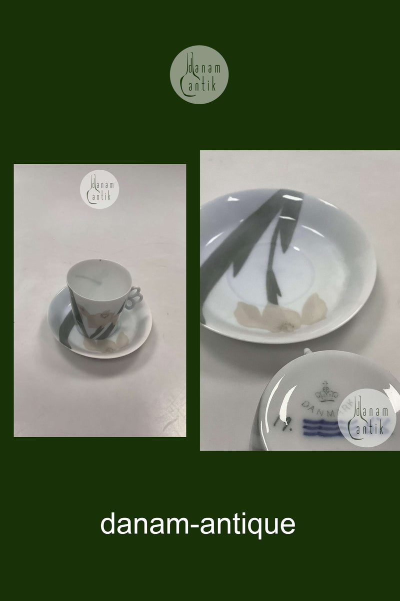 Royal Copenhagen Art Nouveau Kop med Iris No 19/37B