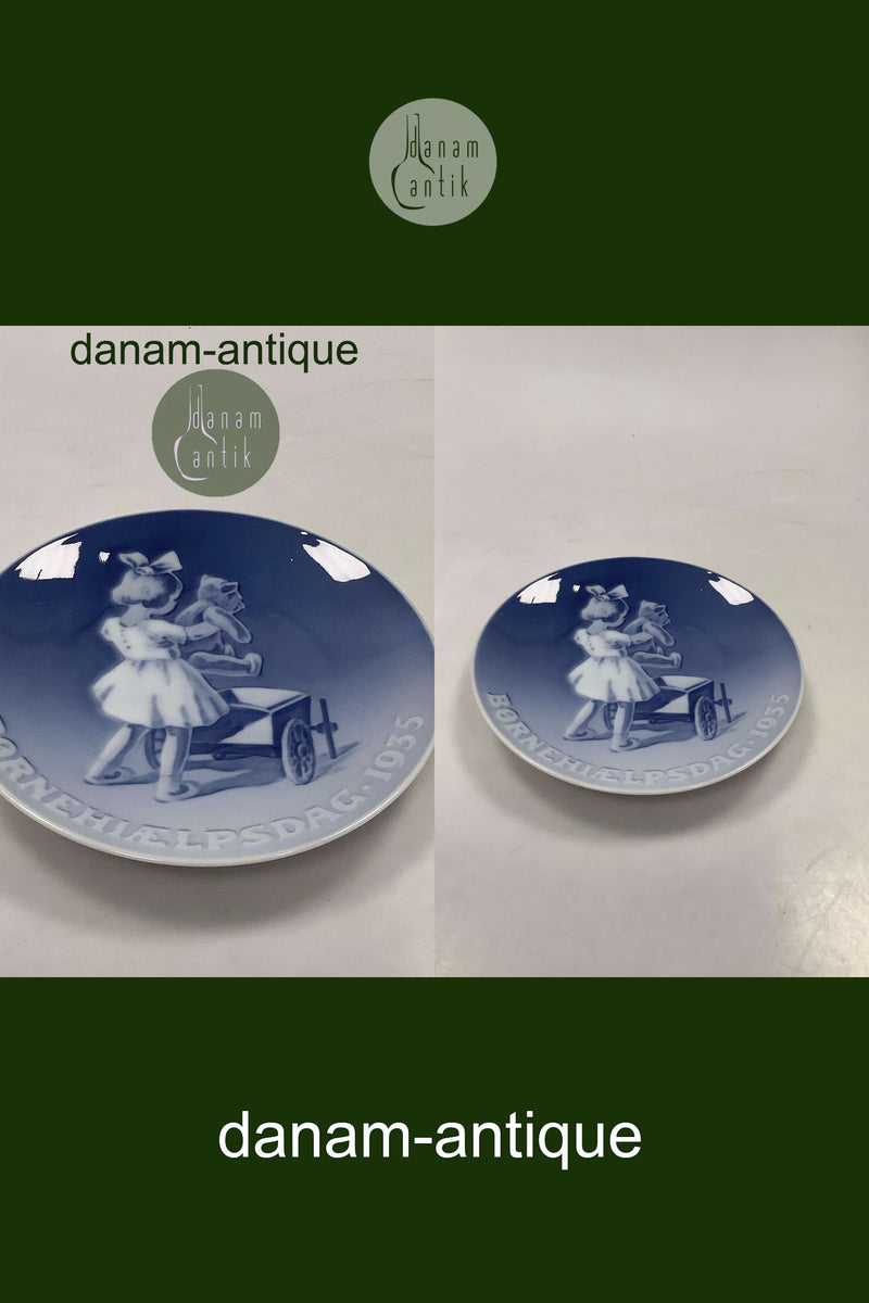 Royal Copenhagen Børnehjælpsdags Platte fra 1935