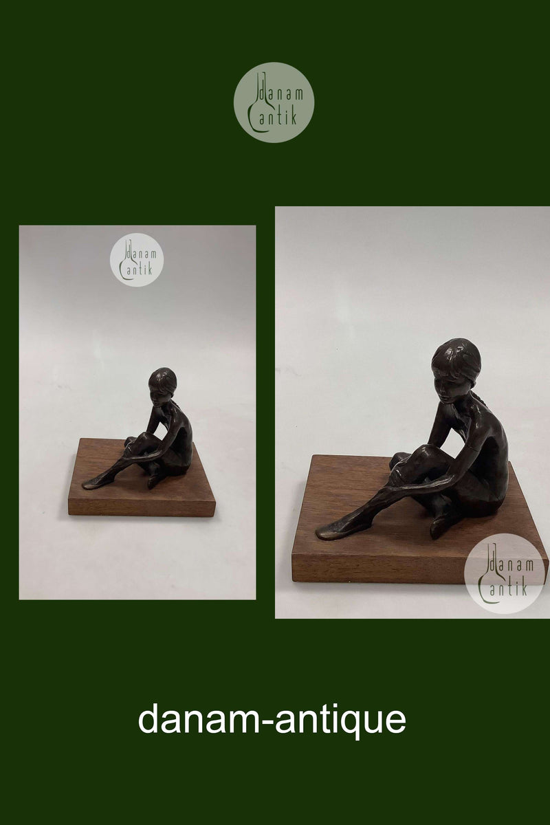 Royal Copenhagen S. G-Kelsey Bronze Figurine af Siddende Balletdanserinde fra 1975. No. 480/500