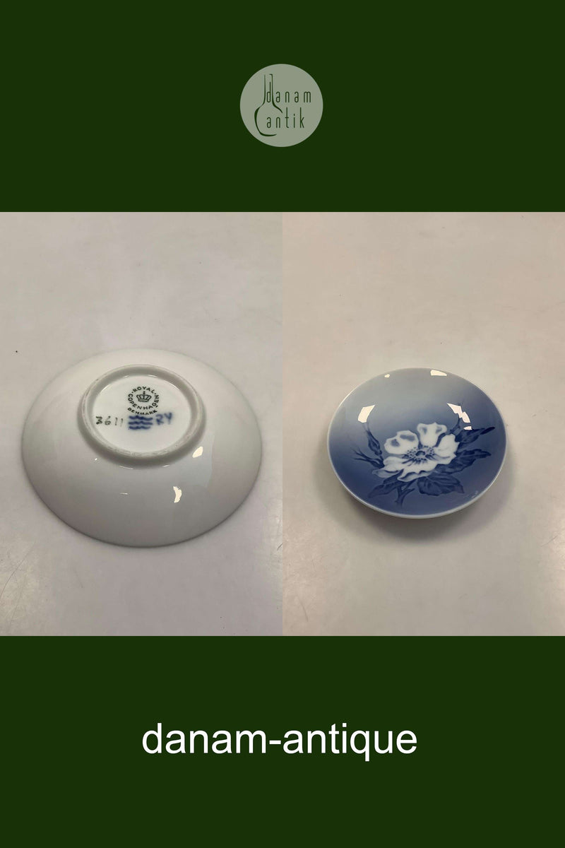 Royal Copenhagen Lille Assiet med Blomst No 3611