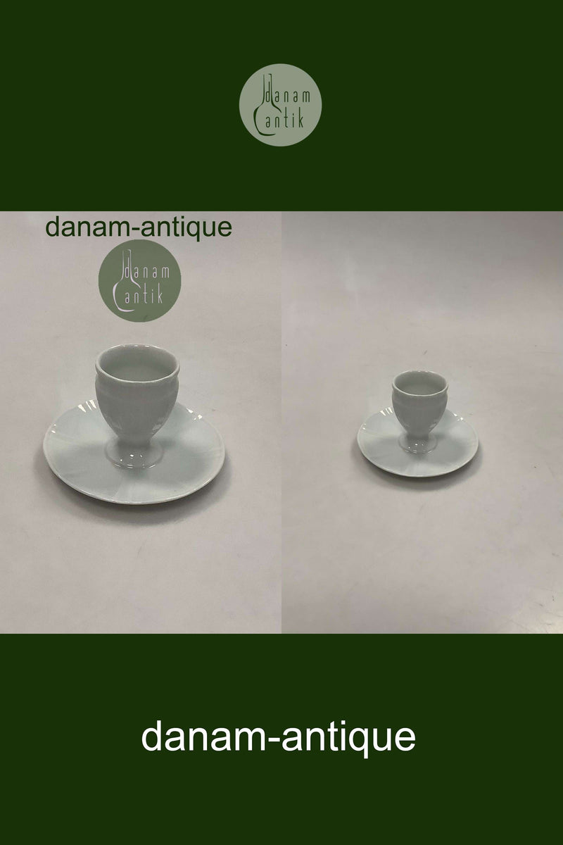 Bing and Grondahl Offenbach without gold Egg cup on foot No 696