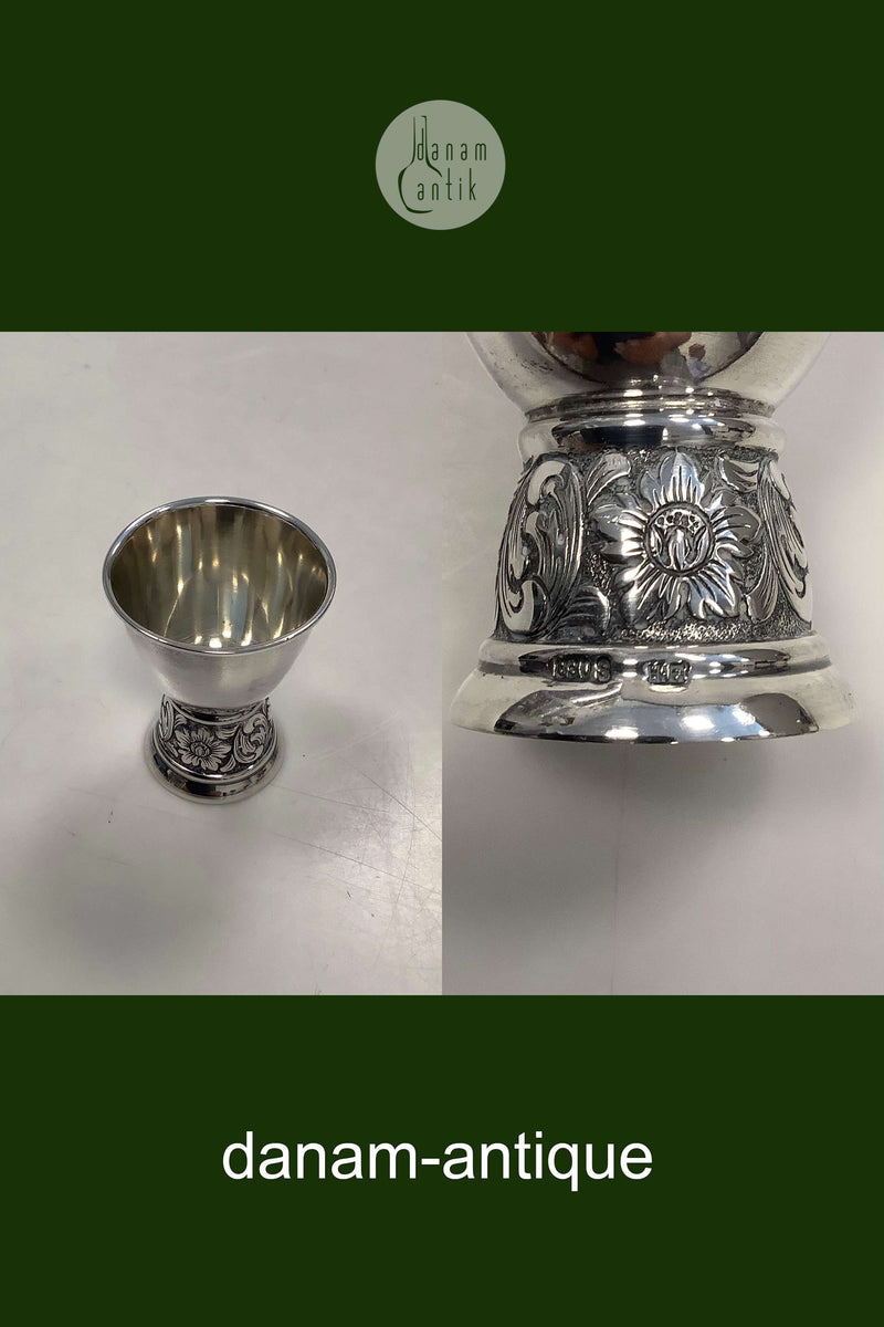 Æggebæger i sølv med ornamentik