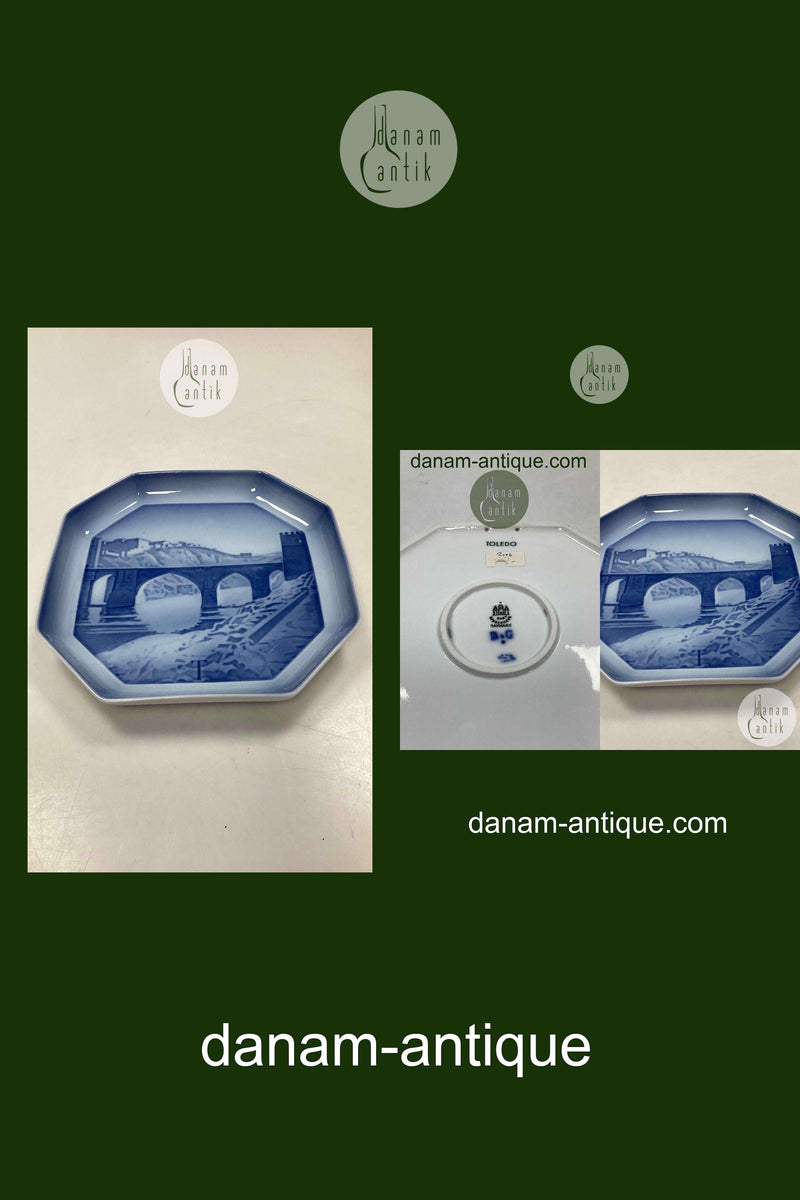 Bing og Grøndahl Alfabet Platte Torino Designet i 1933-1934 af Ove Larsen