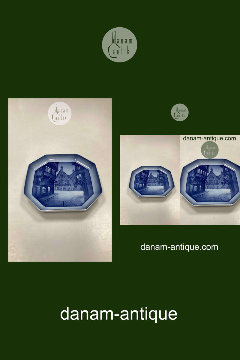 Bing og Grøndahl Alfabet Platte Frankfurt.  Designet i 1933-1934 af Ove Larsen