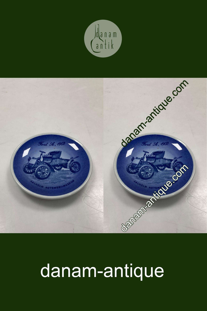 Royal Copenhagen 2010 Plaquette No 153 Ford A, 1903 Aalholm automobilmuseum