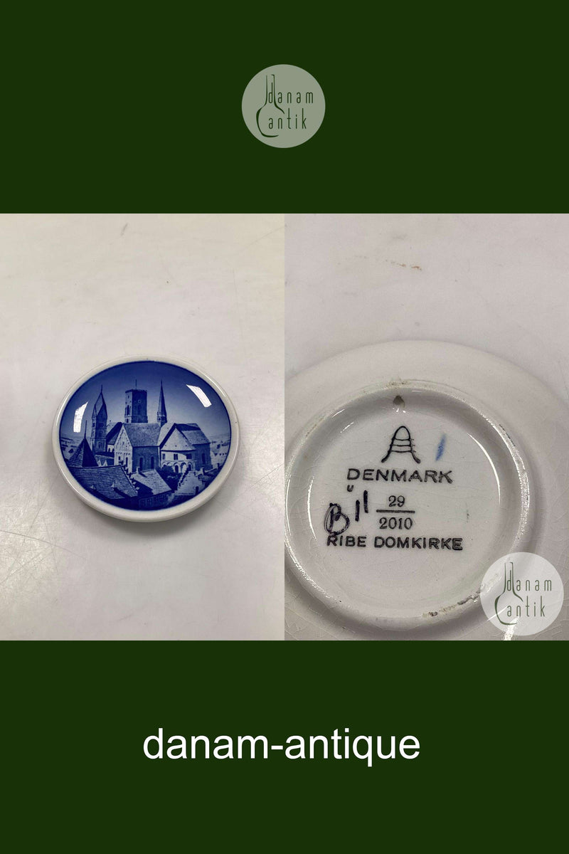 Royal Copenhagen 2010 Plaquette No 29 Ribe Cathedral Measures 8cm / 3.15 inch