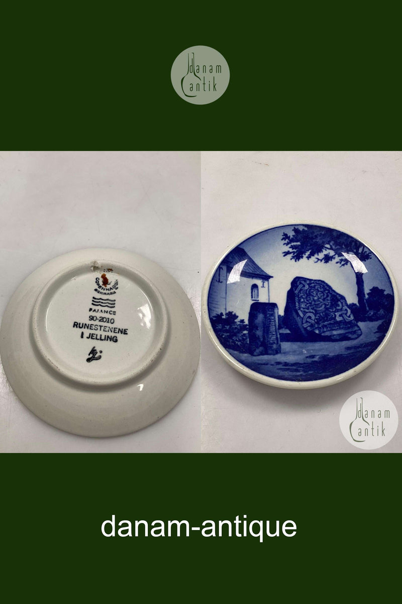 Royal Copenhagen 2010 Plaquette No 90 Runestenene i Jylling