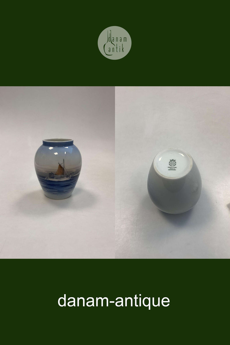 Lyngby Porcelæn Vase med Fiskekutter No. 74-2