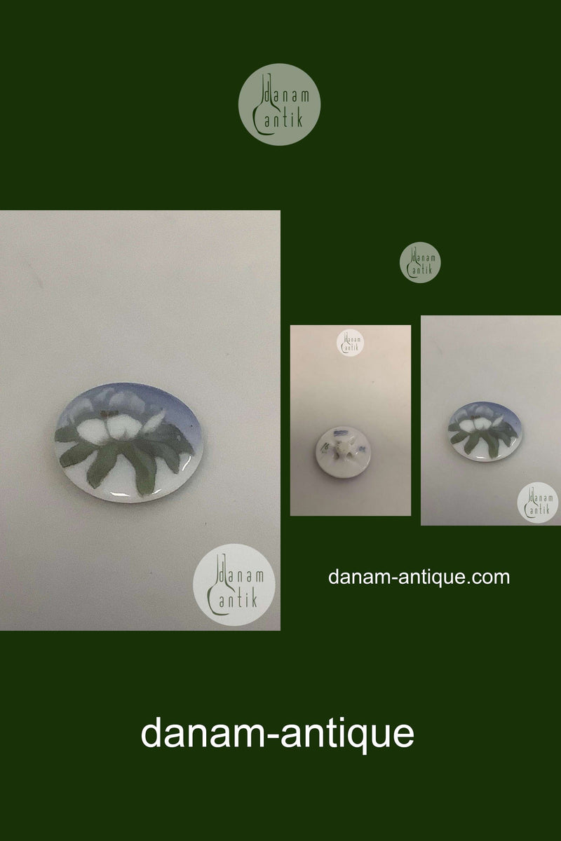 Royal Copenhagen Art Nouveau Knap No 238 / 7  Måler 2,5cm / 0.98 inch