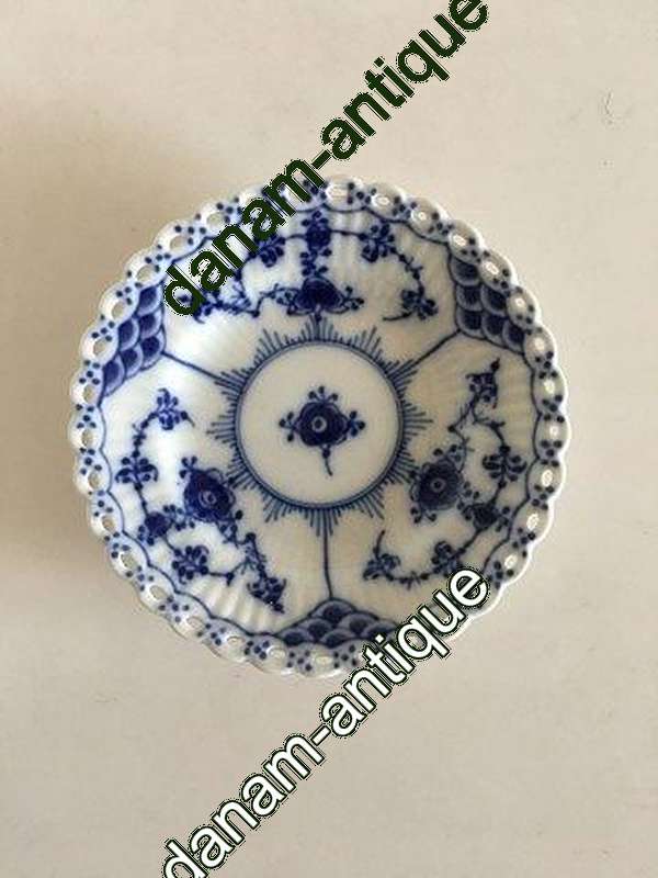 Royal Copenhagen Musselmalet Helblonde Tallerken til Æggebæger No 1145