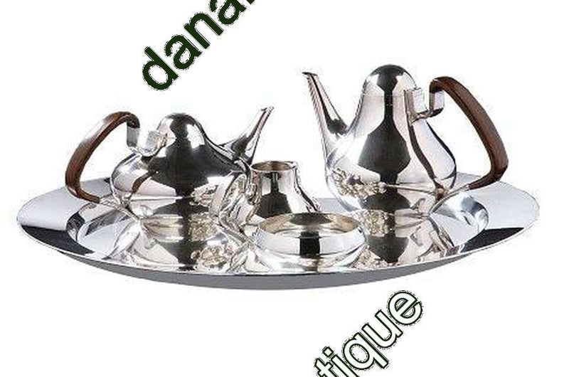 Georg Jensen Sterling Sølv Henning Koppel Te og Kaffesæt med Tekande, Kaffekande, Bakke, Flødekande og Sukkerskål No 1017
