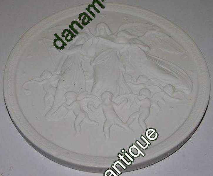 Royal Copenhagen Biscuit Platte Juleglæde i Himlen No 111   15,3cm