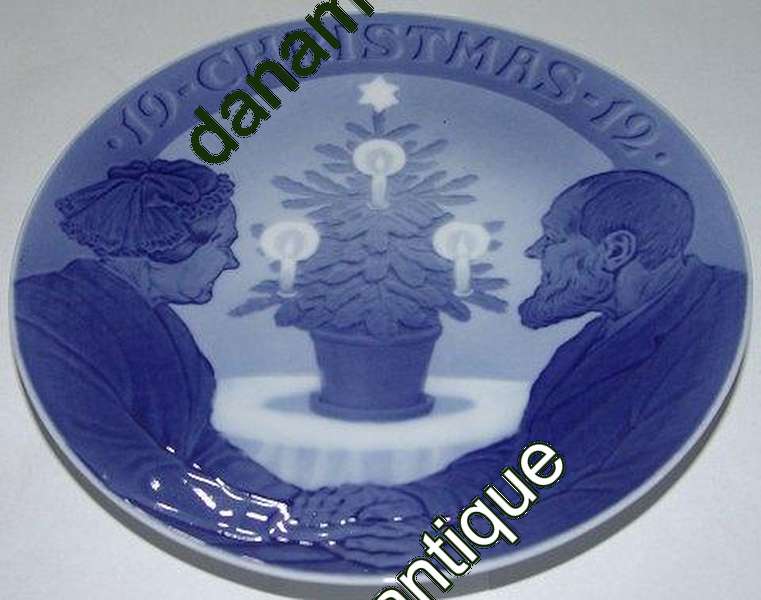 Royal Copenhagen Juleplatte fra 1912 med Engelsk Tekst "Christmas"