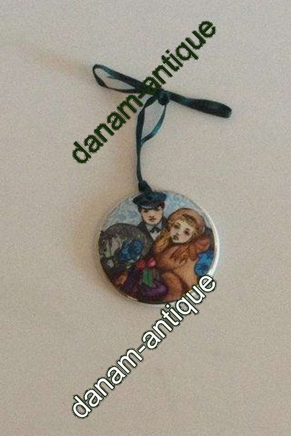 Royal Copenhagen Kære Familie Ornament fra 1992