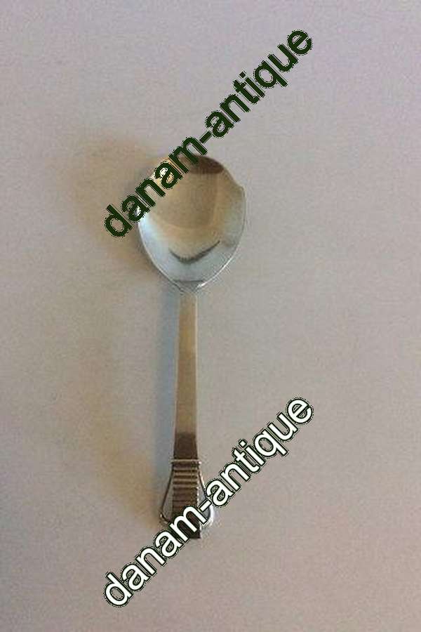 Georg Jensen Sterling Silver Relief Serveringsske No 115