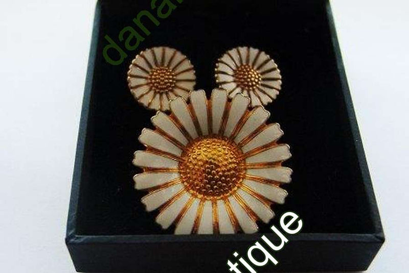 玛格丽特/玛格丽特纯银/珐琅质胸针和耳夹