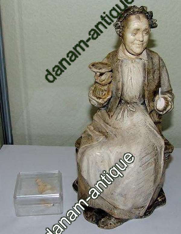 Axel Locher Figur af Sigrid Neiiendam som Gedske Klokkers i Holbergs Barselstuen