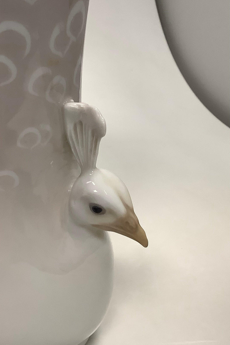 Royal Copenhagen Art Nouveau Vase med Påfugle Hoveder No 390/236 - Danam Antik