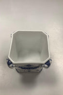 Royal Copenhagen Musselmalet Riflet Urtepotteskjuler med gedebukkehoveder No 124 - Danam Antik