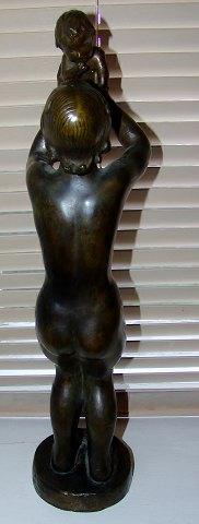 Niels Tvede Bronze Figur af Mor med Barn lavet hos - Danam Antik