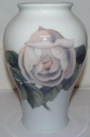 Royal Copenhagen Art Nouveau Vase No 219/2584 - Danam Antik