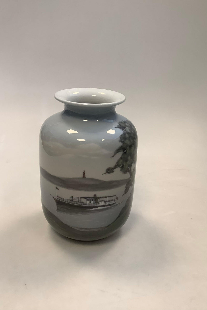 Bing og Grøndahl Art Nouveau vase med sø og båd Hjejlen og Himmelbjerget No 8830 - 463 - Danam Antik