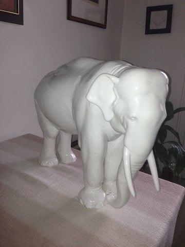 Bing & Grøndahl Figur Gigantisk Elefant No 2065 - Danam Antik