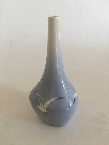 Bing og Grøndahl Triangulær Art Nouveau Vase med måger No 1714/59 - Danam Antik