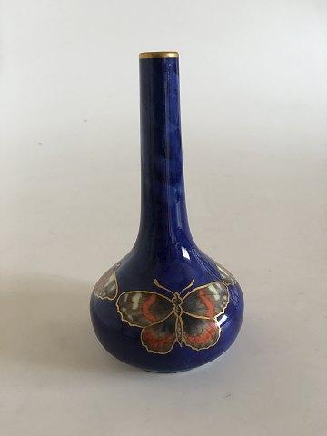 Royal Copenhagen Art Nouveau Vase med sommerfulgle med guld dekor No 1638/202 - Danam Antik