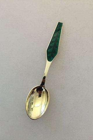 Sorenco Juleske 1966 af forgyldt sterling sølv med emalje. Måler 16,5 cm. - Danam Antik