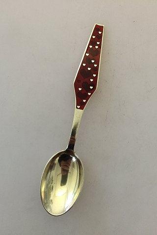 Sorenco Juleske 1969 af forgyldt sterling sølv med emalje. Måler 16,5 cm. - Danam Antik