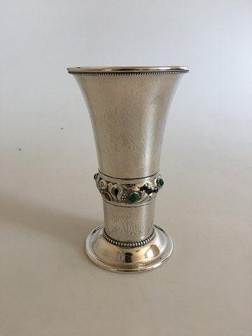 Georg Jensen 830 Sølv Skønvirke Vase No 132 Med Indfattede Sten af Rav og Grøn Agat - Danam Antik