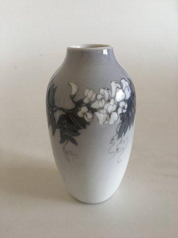 Royal Copenhagen Art Nouveau Vase med Blomstermotiv No 1305/239 - Danam Antik