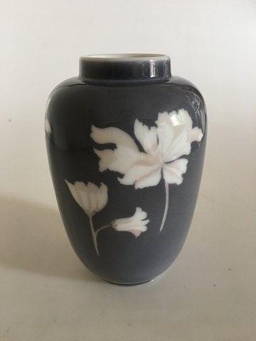 Royal Copenhagen Art Nouveau Vase med lyserøde blomster 97/18 - Danam Antik