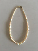 Perlehalskæde med Elfenben og Lås i Forgyldt Sterling Sølv. - Danam Antik